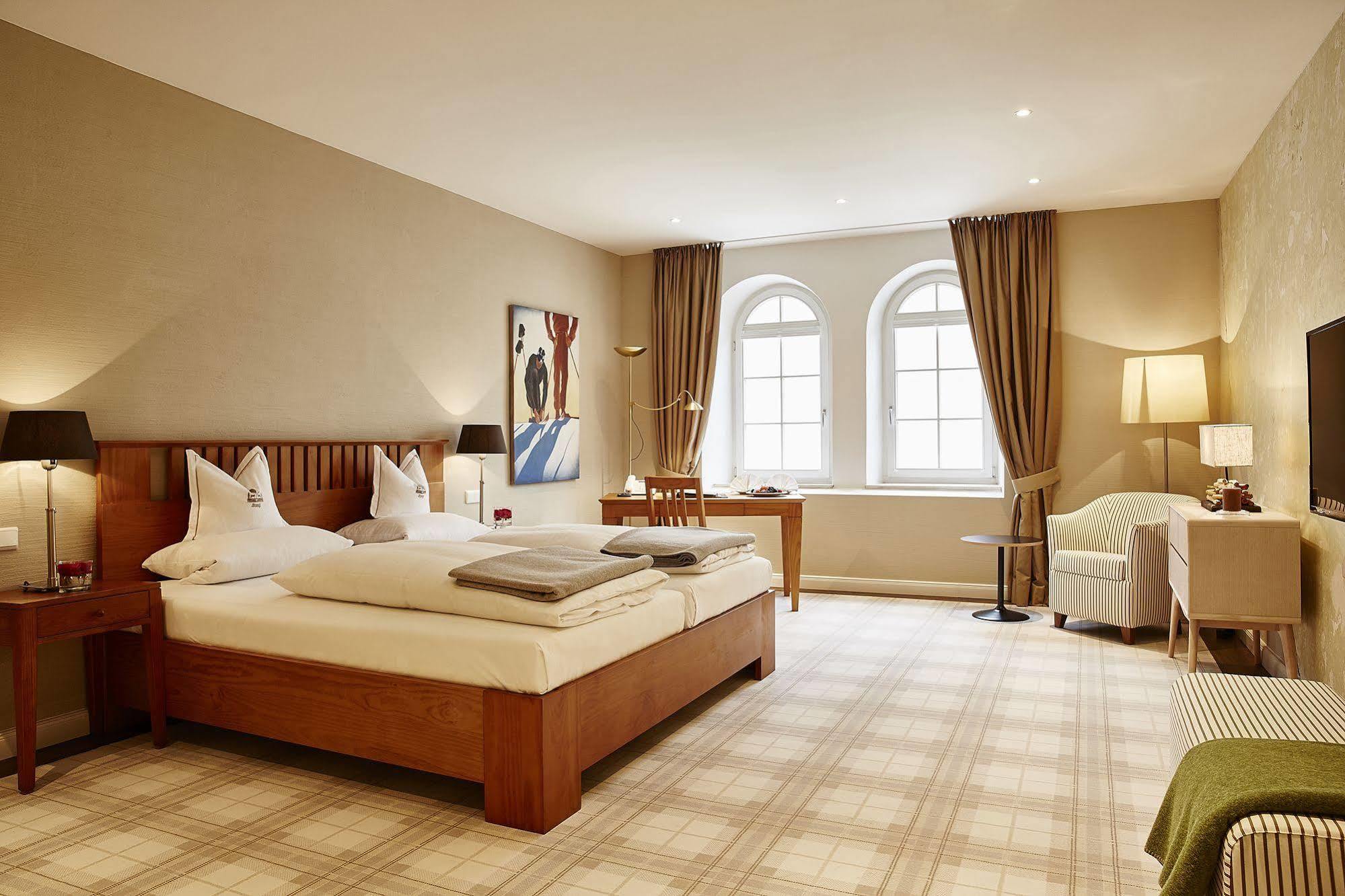 Hotel Gutsgasthof Stangl Vaterstetten Eksteriør bilde